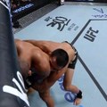 Kao zver u kavezu, neviđeno u UFC-u: Debitant brutalno zario zube u protivnika i završio profi karijeru
