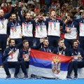 Čuveni narodnjak dočekao zlatne vaterpoliste u Parizu: Olimpijsko selo slavilo pobedu nad Hrvatima!