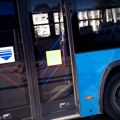 Na Mostu slobode zapalio se gradski autobus, nema povređenih