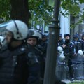 "Hteli ste vatromet, dobićete vatromet": Protest u Kuli okupio veliki broj građana, ali - i policije