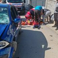 Užas u Novom Pazaru: Tinejdžer (15) vozio motocikl, pa se sudario sa autom, hitno prevezen u bolnicu (foto)