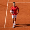 Aleksandar Zverev s nevericom sluša i čita komentare o Đokoviću: Novak je tu...