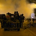 Studenti PMF analiziraju hemijska sredstva koje je policija bacala na građane u Novom Sadu