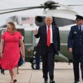 Tramp i Melanija stigli u Veliku Britaniji: Nema crvenog tepiha, a evo ko ih je dočekao: Helikopterom otišli do rezistencije u…