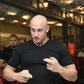 "Chat gpt me iznervira, pa ga, bajo, izvređam": Desingerica otkrio kako koristi veštačku inteligenciju: "Razbijem telefon zbog…