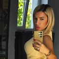 Jovana Jeremić u preuskim helankama radi špagu kao od šale: Voditeljka objavila fotografiju, zadnjica u prvom planu