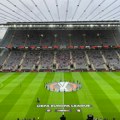 FOTO Tužna slika fudbala: Retko koga zanimaju Zvezda i Braga – „delije“ u „kavezu“, ali je stadion skoro prazan