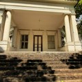 Čuveni srpski dvorac na prodaju za 38 miliona dinara: Poznat po raskoši, krije tajne čuvene trgovačke porodice