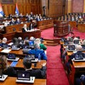 На дневном реду 25 тачака, посланици расправљају о сету правосудних закона и о бирачком списку (видео)