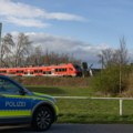 Zamalo izbegnuta tragedija u Nemačkoj: Na voz na relaciji Berlin - Lajpcig pao dalekovod, lakše povređena dva putnika