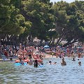 Вирусна инфекција због које можете остати без вида: Лекар упозорава на компликације током летовања, посебно код деце