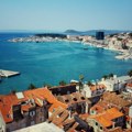 "Možda bi posle kafe i pasulj skuvali": Turisti doneli kuvalo na plin i džezvu, zanimljiv prizor na hrvatskoj plaži