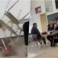Šokantni snimci nasilja iz škole u Tuzima: Učenici gađaju nastavnicu, bacaju stolice, uništavaju inventar... (video)