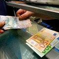 Koliko građana Srbije plaća kešom, a koliko karticama?