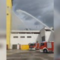 Vodeni topovi i jake sirene: Vatrogasci iz Podgorice kolegi priredili nesvakidašnji ispraćaj u penziju (foto)
