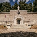 Sve manje školskih poseta iz Srbije ostrvu Vido i „Plavoj grobnici“