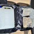 Uhapšen u Novom Sadu zbog 10 litara amfetaminskog ulja i 3,5 kg ekstazija u automobilu