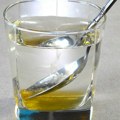 Da li se isplati piti vodu sa medom? Svi verujemo da je "eliksir zdravlja", a ovo je odgovor nutricioniste
