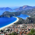 Proglašena najsunčanija Plaža u Evropi Pored prijatnog sunca ima i kristalno čisto more, zlatni pesak i planine koje je…