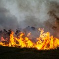 Bukte požari u Albaniji: Hitno evakuisano 2.000 ljudi, izgorele kuće FOTO/VIDEO