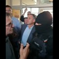 „Ko si ti, je l’ treba da te se plašim? Skini masku“: Rasprava opozicije sa policijom u Zaječaru VIDEO