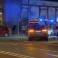 Vozila letela po trotoaru: Teška saobraćajna nesreća u Novom Sadu: Hitna pomoć na licu mesta