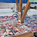 Шарено и украсно на новогодишњим тезгама у Врању Има свега, а продавци кажу да су цене као и прошлогодишње: Ево шта се…