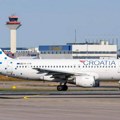 Jeziva drama na letu za Zagreb: Devojčica (15) se tajnom porukom spasila od manijaka u avionu