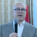 Vučević dočekao građane iz Bačke Palanke, oni mu poklonili ruzmarin, pa zapevali poznatu pesmu Evo šta je rekao o gnusnim…