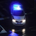 Аутомобил покосио пешака у Угриновцима: Хитно превезен у болницу, саобраћај обустављен
