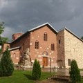 Nova kapija postavljena na ulaz u manstir Banjska: Solidarnost manastira Hilandar
