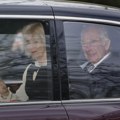 (FOTO) Kralj Čarls prvi put u javnosti od objave o bolesti: Princ Hari ga posetio