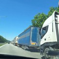 AMSS: Kamioni na Batrovcima čekaju 7 sati za izlaz iz Srbije
