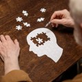 Rizik od demencije povezan s osećajem usamljenosti u detinjstvu