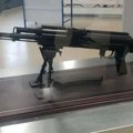 Lukašenku uručena prva potpuno beloruska automatska puška
