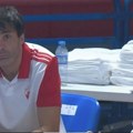 Miloš Teodosić uslikan u jeku afere o pomirenju sa bivšom: Telefon ne ispušta iz ruku, zabrinuto gleda u pod (foto)