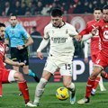 Luka Jović zbog udaranja protivnika dobio direktan crveni karton (video)