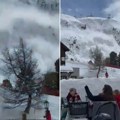 Lavina odnela troje ljudi na poznatom skijalištu! Jeziv snimak kruži mrežama, spustilo se u sekundi (video)