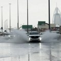 U Omanu najmanje 18 poginulih u poplavama, kiša širom Arabijskog poluostrva