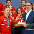 Vučić: Svaki građanin ove zemlje, zahvaljujući vama, danas nosi medalju