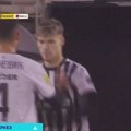 Starijji brat debitovao za Partizan, A mlađi postigao gol u Premijer ligi: Veliki dan za porodicu Kerkez! (video)