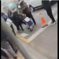 (Video) Ranjeni leže na ulici, ljudi beže u stampedu! Velika eksplozija kod tržnog centra u Kini: Objavljeni uznemirujući…