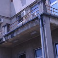 Odnos države prema kliničkom centru Kragujevac: Nesigurne zgrade – bez reakcije države