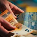 Skuplje za keš nego za karticu: NBS objašnjava zašto plaćamo naknadu za pouzeće