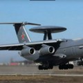 Britanski obaveštajci otkrili novu rusku taktiku: Leteći avaks navodi S-400! (video)