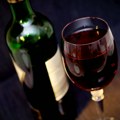 Italijanski restoran nudi besplatno vino onima koji ostave mobilne dok jedu