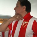 Звезда донела Панчеву у Скопље дрес из Барија: Погледајте како су га преплавиле емоције кад га је обукао