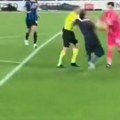 Nesuđeni golman reprezentacije preživeo ludog navijača: On naleteo na njega, pomogao mu je albanski fudbaler!