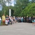 Nakon tišine, u Lukićevu izvedena pesma „Svi u blokade“