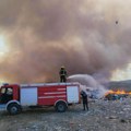 Požar na kragujevačkoj deponiji: Crni dim se širi gradom (Foto)